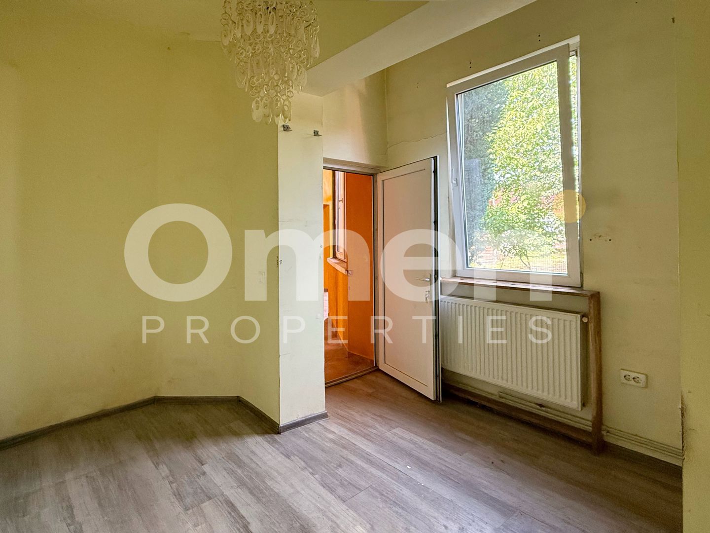 Casă cu 3 camere, garaj și anexă în centrul vechi Baia Mare - Poză 6