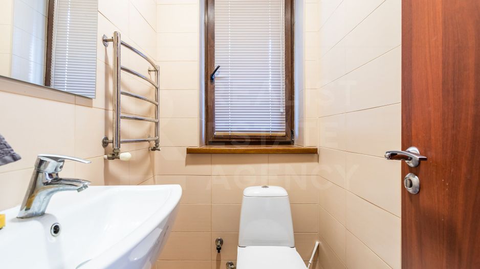 Vanzare spatiu comercial de 256 m2 în centrul capitalei - Poză 9