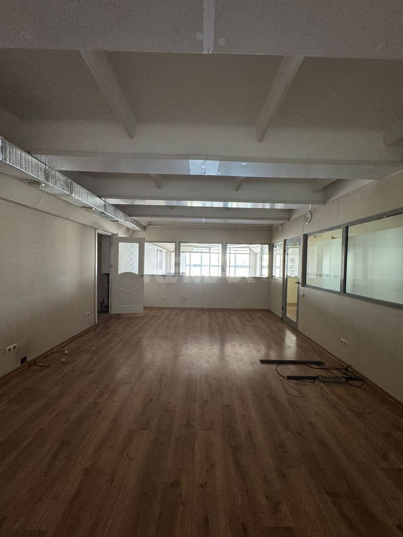 Spațiu comercial versatil în zona centrală - Poză 12