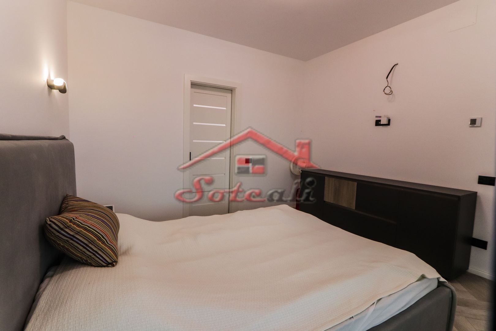 VILĂ MODERNĂ DE LUX CU PISCINĂ, FOTOVOLTAICE ȘI FOIȘOR – BREAZA - Poză 72