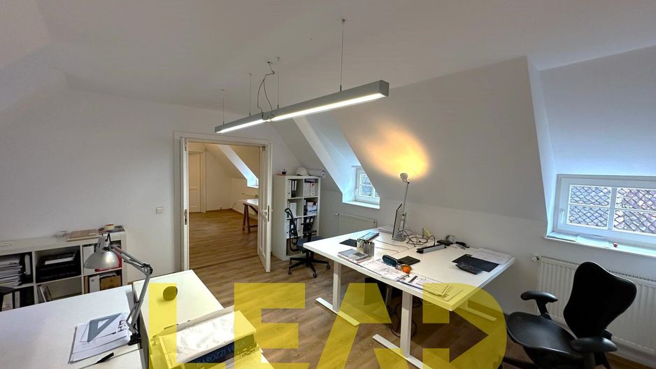 Spatiu modern pentru birouri, in Centrul Istoric al Brasovului - Poză 1