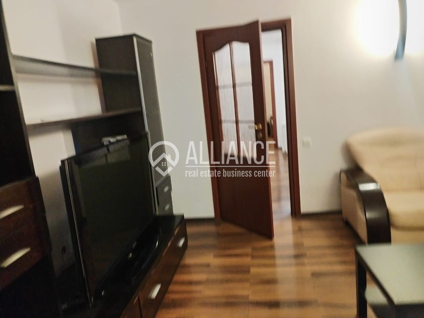 Central (cod04)-Apartament 3 camere mobilat utilat - Poză 3