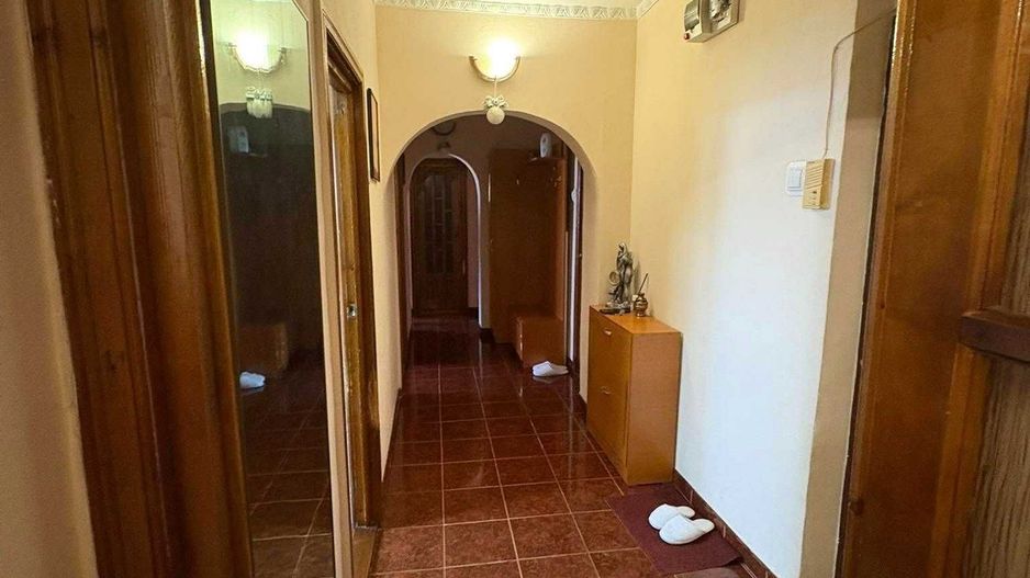 Apartament 3 cam, Micro 18, 2 băi, mobilat si utilat - Poză 2