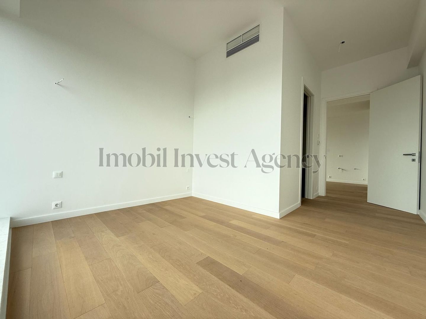 Apartament 3 camere nemobilat in One Verdi Park loc de parcare inclus - Poză 8