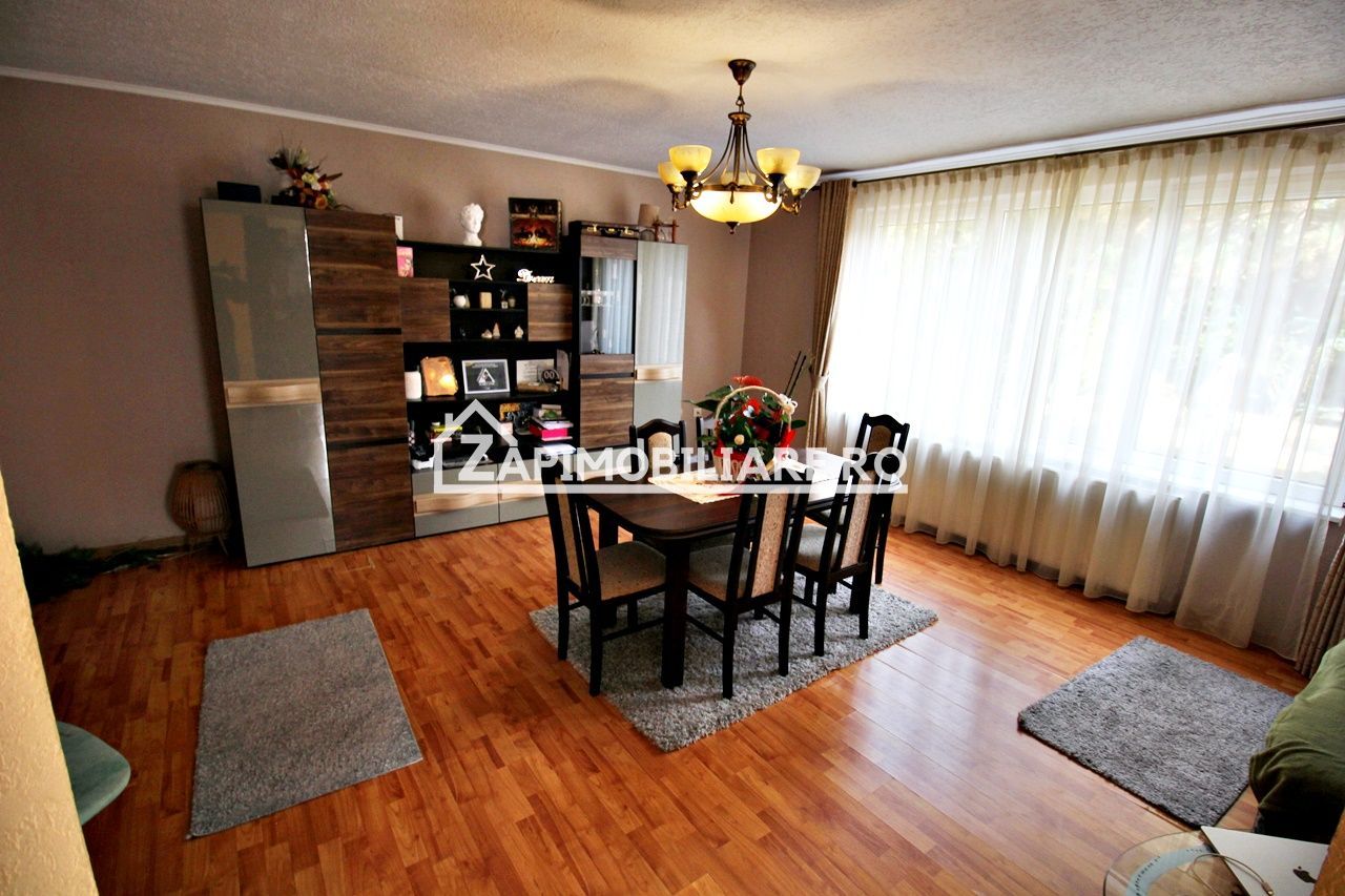Casa 4 camere,2 bai,1 garaj,150mp,688 mp teren, 0% comision - Poză 2