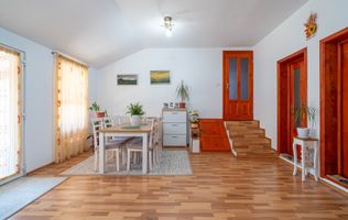 Casă spațioasă cu teren generos în Felnac – la 18 km de Arad