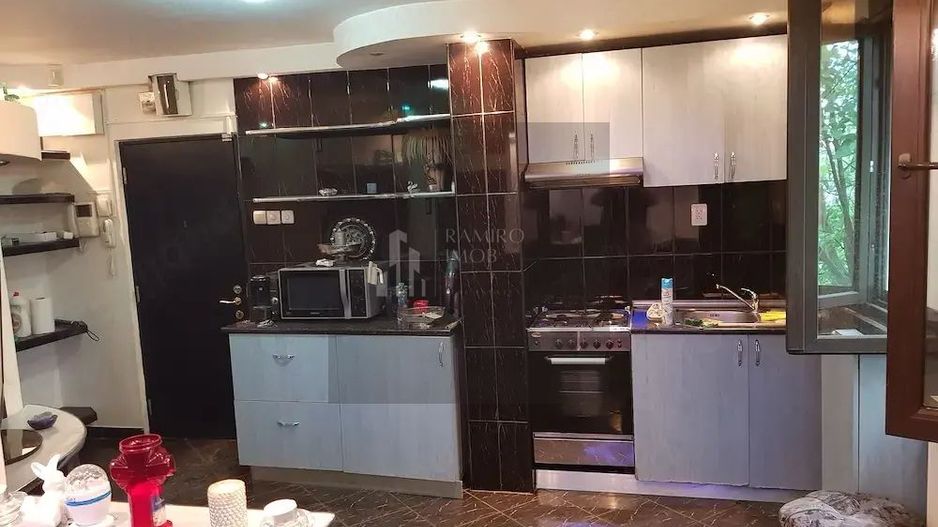 Apartament 3 camere decomandat Drumul Taberei - Poză 3