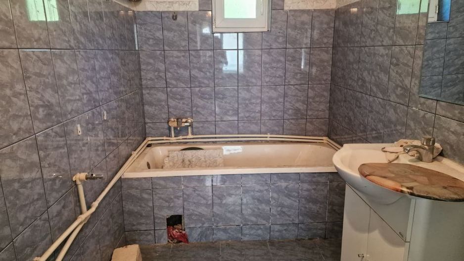 Casă cărămidă 4 camere + anexe - Călinești - Vrănești, Argeș - Poză 13