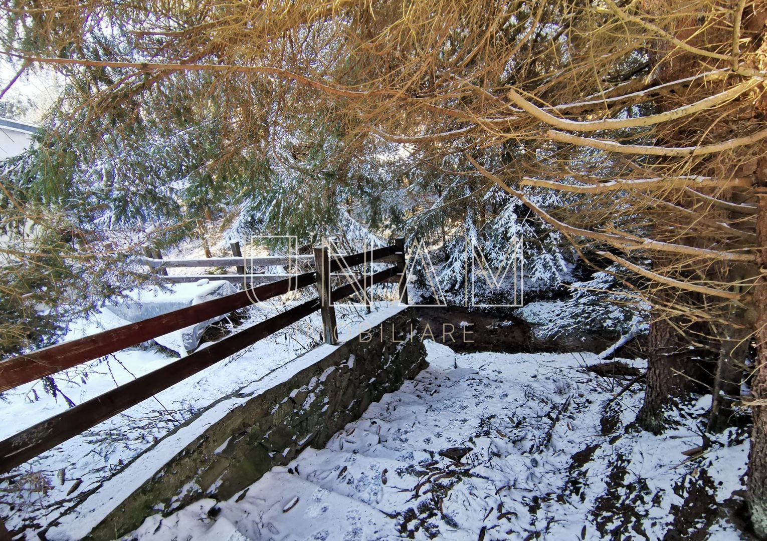 **VANDUT** Casă, Gărâna, munții Semenic, la doi pași de Scenă - Poză 12