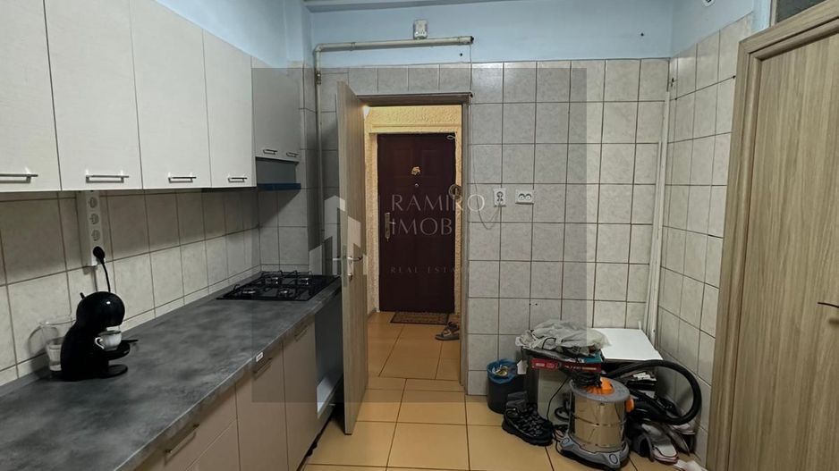 3 Camere 70mp - Partial Renovat - Metrou Aparatori la 1 Min - Poză 6