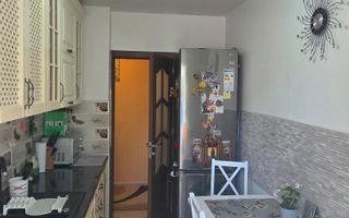 Apartament cu trei camere, zona Noua, 54 mp - Poză 8