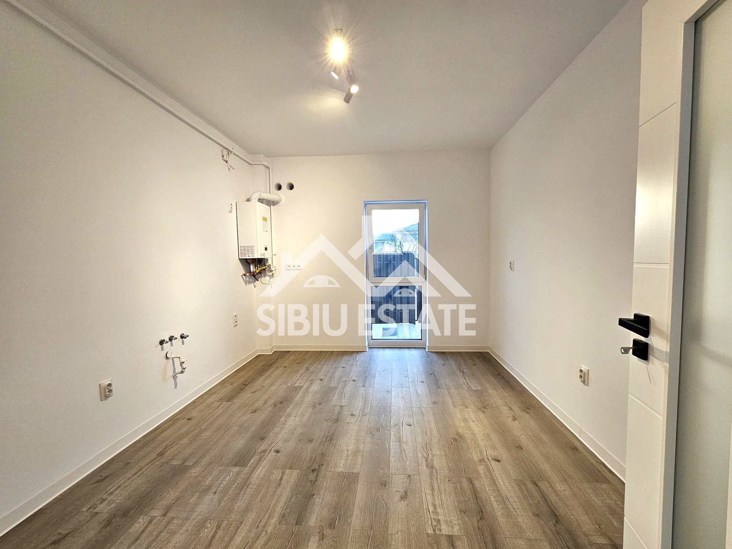 Apartament 2 camere etaj 1, decomandat clasic - Poză 5