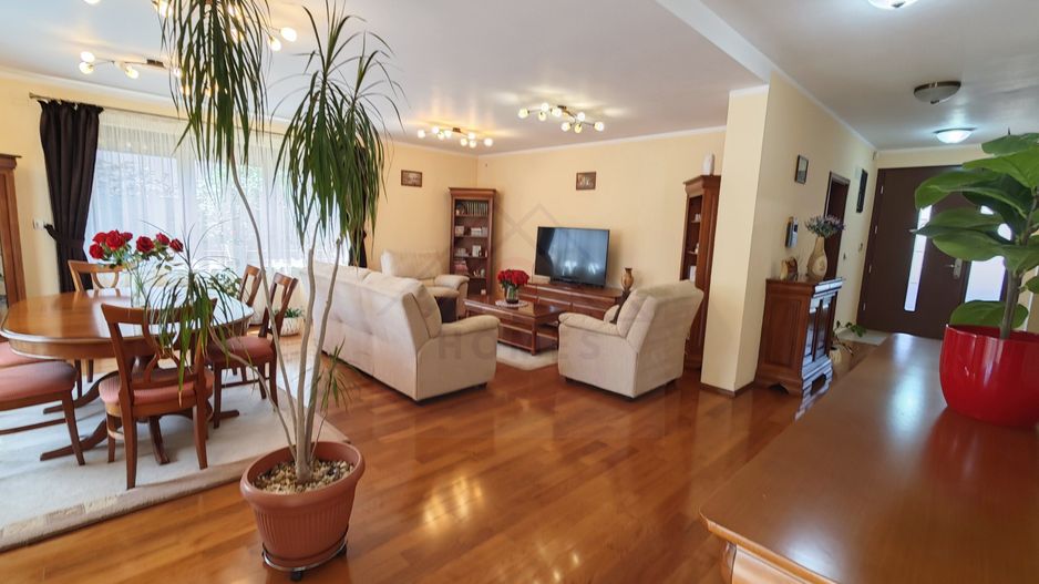 Casa spatioasa. Pretabil si pt. clinica, invatamant, camin varstnici. - Poză 51