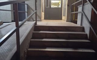 Garsoniera moderna, centrala proprie, AC, 8 min metrou - Poză 7
