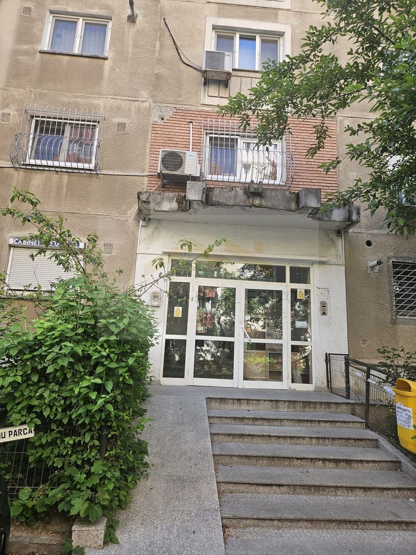 Apartament 2 camere de închiriat, Panduri, decomandat, etaj 5/8 - Poză 2