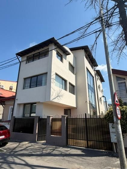 Clădire Multifuncțională 800 mp | Renovată 2024 | Ideală pentru Clinică, Birouri - Poză 1
