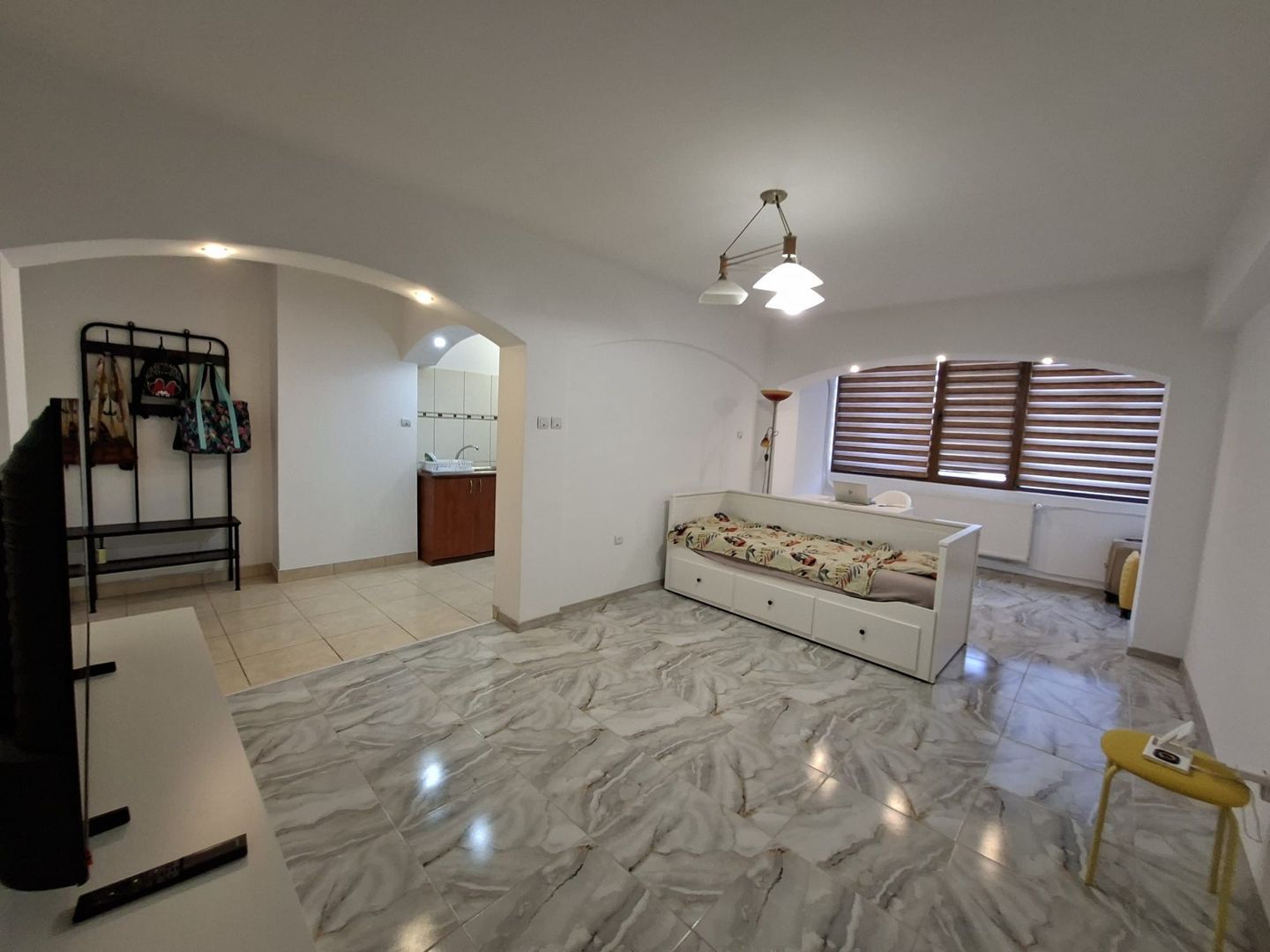 Apartament 2 camere,zona Garii - Poză 1