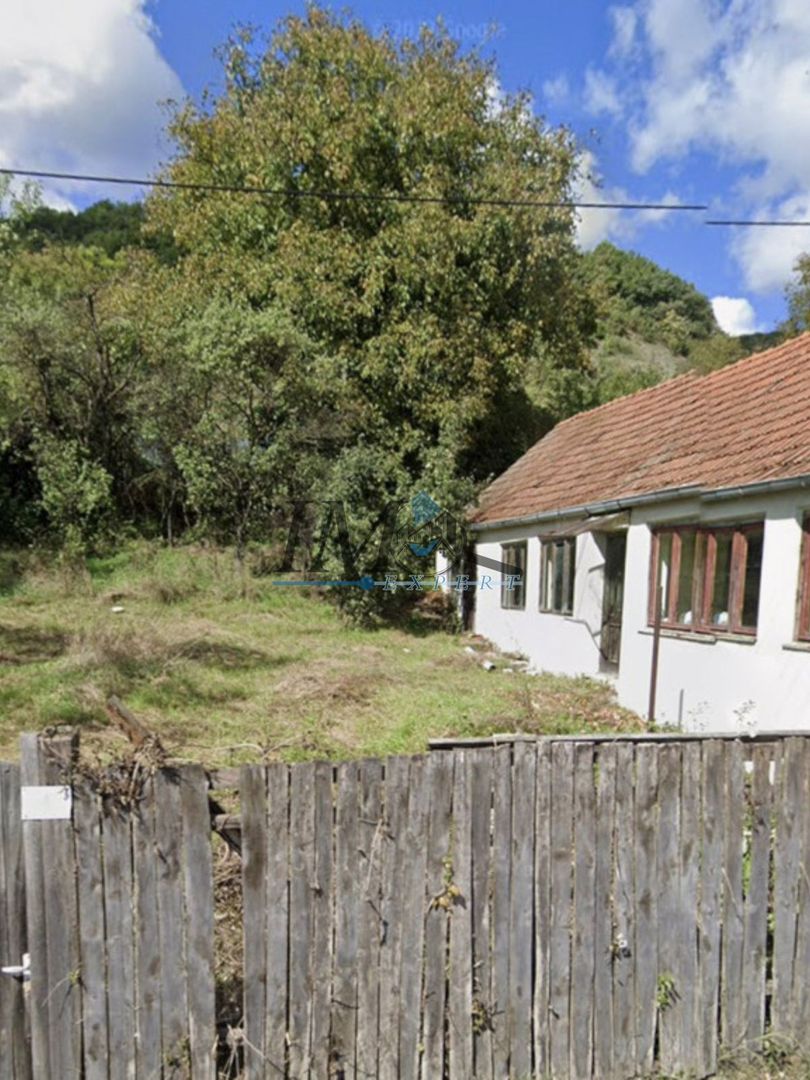 Casa taraneasca de vanzare in Blandiana in judetul Alba - Poză 2