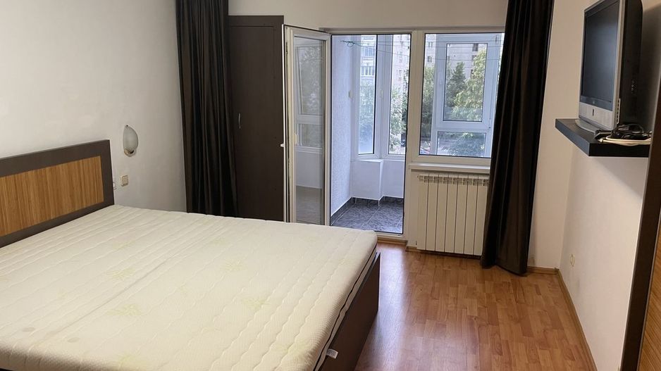 Inchiriere apartament 3 camere - Poză 7