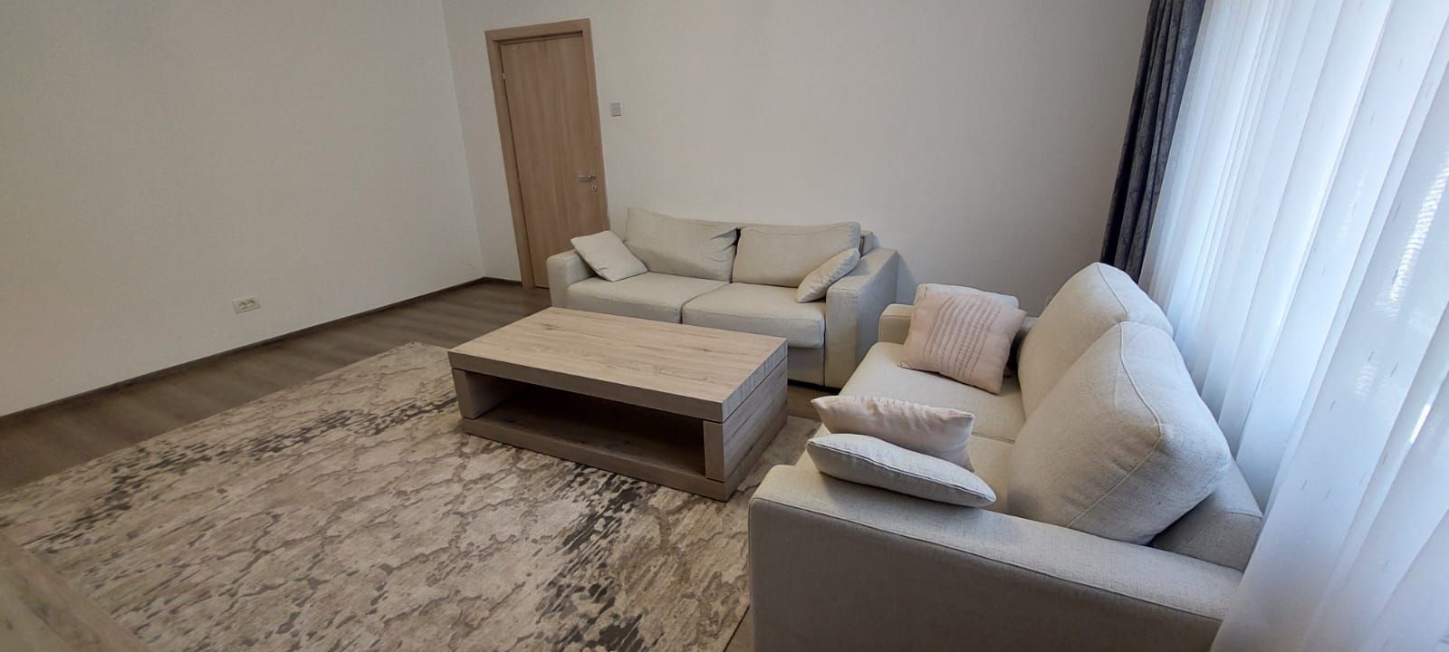 Închiriere 3 camere Bd. Unirii, 76 mp, mobilat, parcare - Poză 2