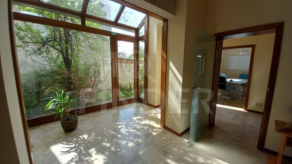 Spatiu de Birou Ultrafinisat zona Centrala - Poză 3