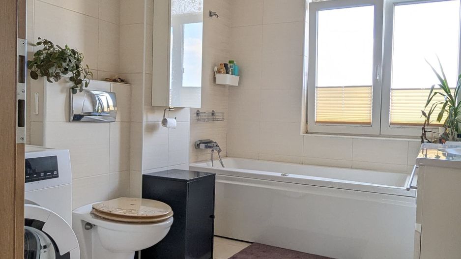 Apartament spatios 100 mp cu lift si 50 mp de terase - Poză 23