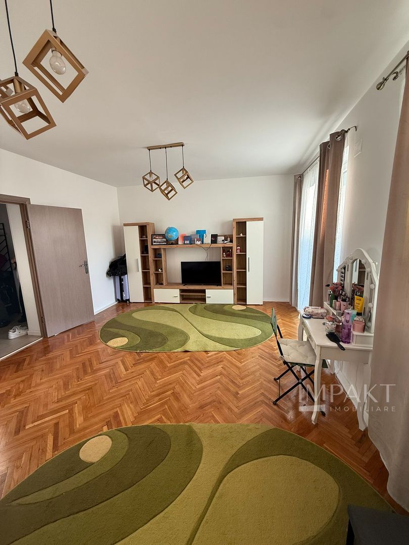 3 camere de inchiriat in zona Platinia - Poză 2