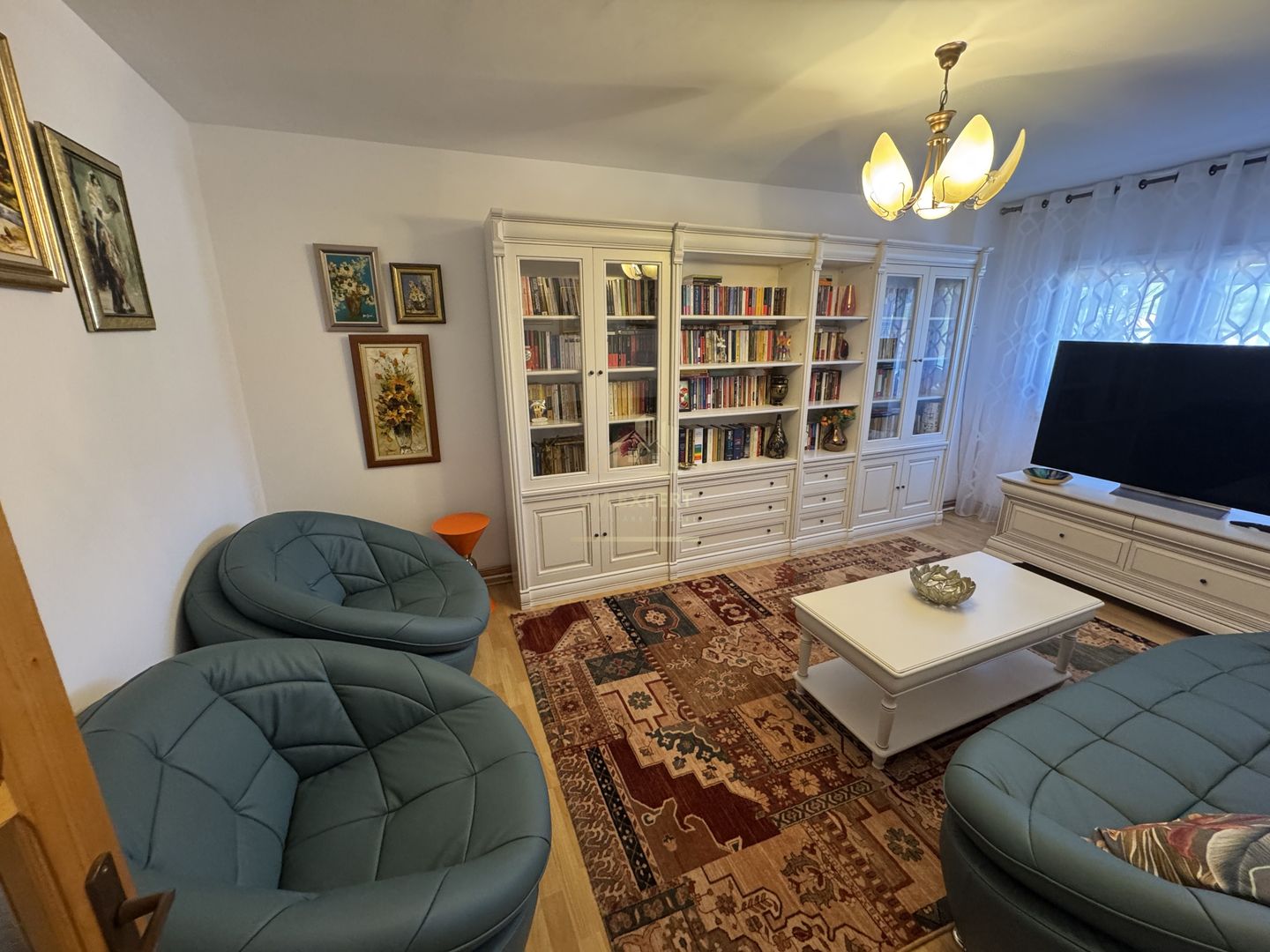 APARTAMENT 3 CAMERE CAMPULUNG, ETAJ 3, ULTRACENTRAL - Poză 1