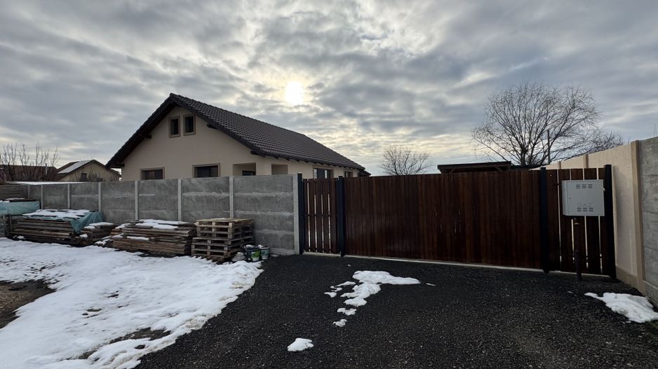 Casa Individuala Parter,Sanmihaiu Roman,3 Camere,Toate Utilitatile - Poză 2