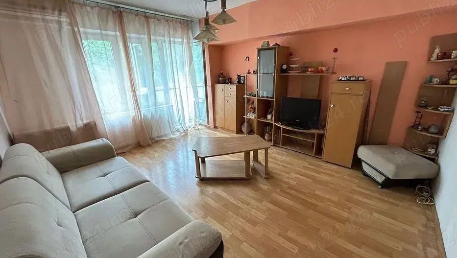 De vanzare Apartament 4 camere LUJERULUI - Poză 1