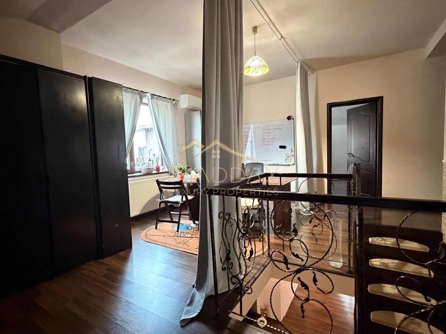 Vila spatioasa cu vedere spre lac Corbeanca - Poză 32