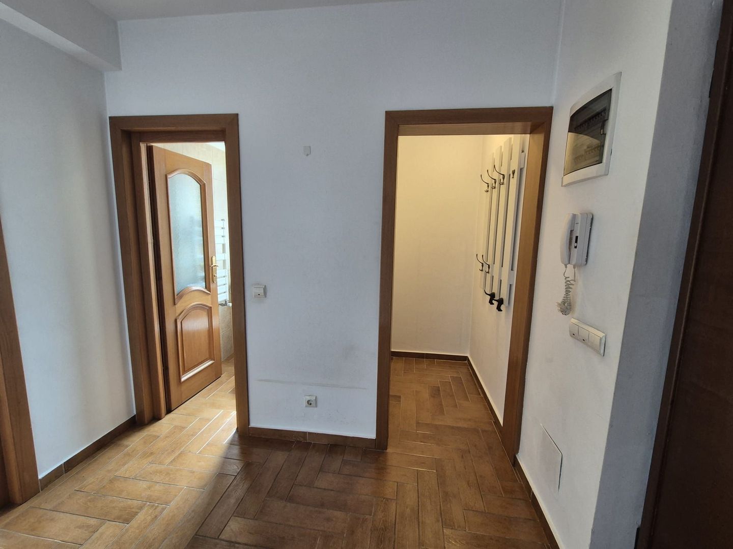 Inchiriere vila 5 dormitoare S + P + 1E + M zona Erou Iancu Nicolae - Poză 11