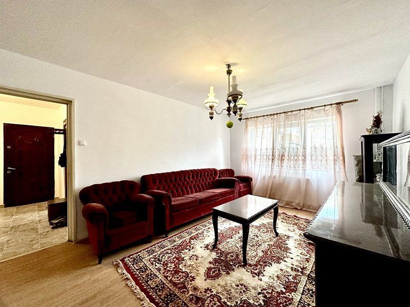 Apartament cu 4 camere zona Aradului - Poză 9