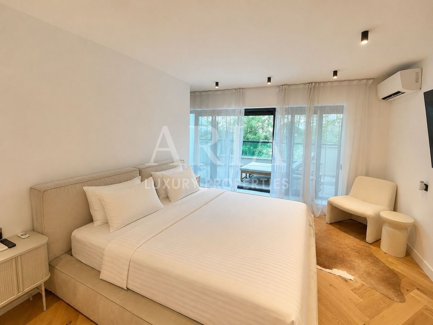 ELEGANT TOWNHOUSE | PRIVATE GARDEN | PANORAMIC TERRACES | - Poză 15