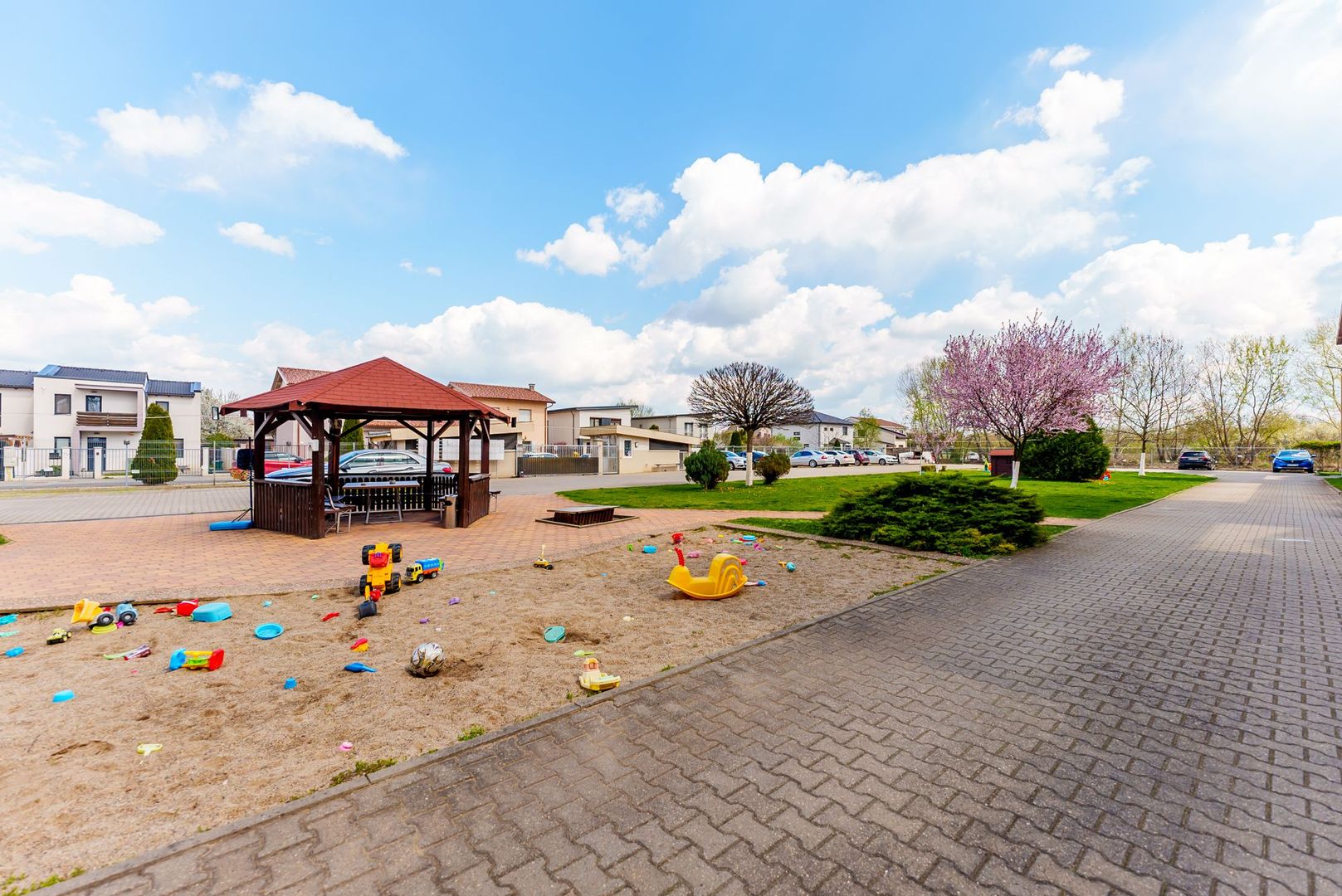 De închiriat apartament 2 cam deluxe în Subcetate - Poză 18