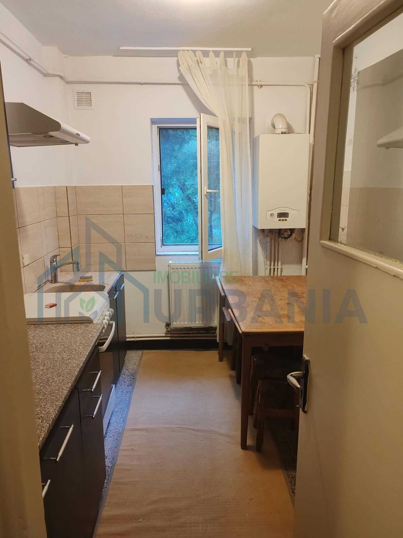 Apartament 2 camere de vânzare în Podu Roș, etaj 1, semidecomandat - Poză 6