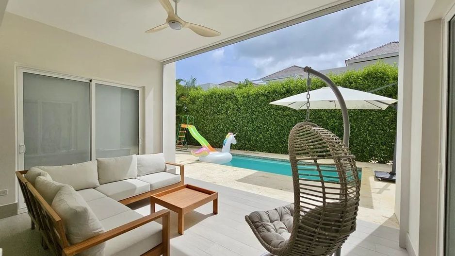 Vilă modernă de lux cu piscină privată - Poză 13