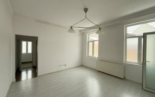 Vila spatioasa | Complet renovată | Central - Poză 9