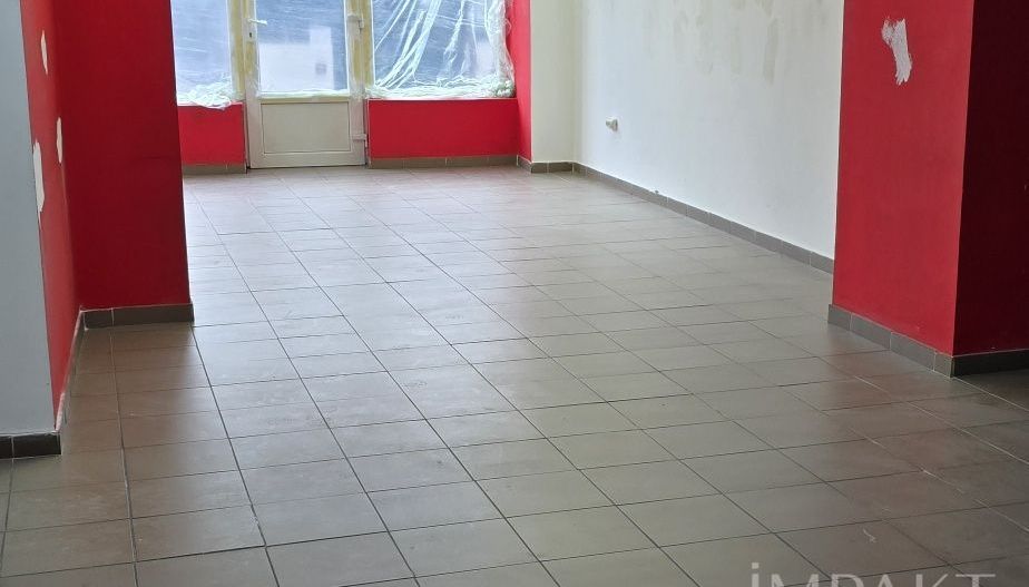 Spațiu comercial 64 mp – Vitrină stradală, Piața Mihai Viteazu - Poză 2