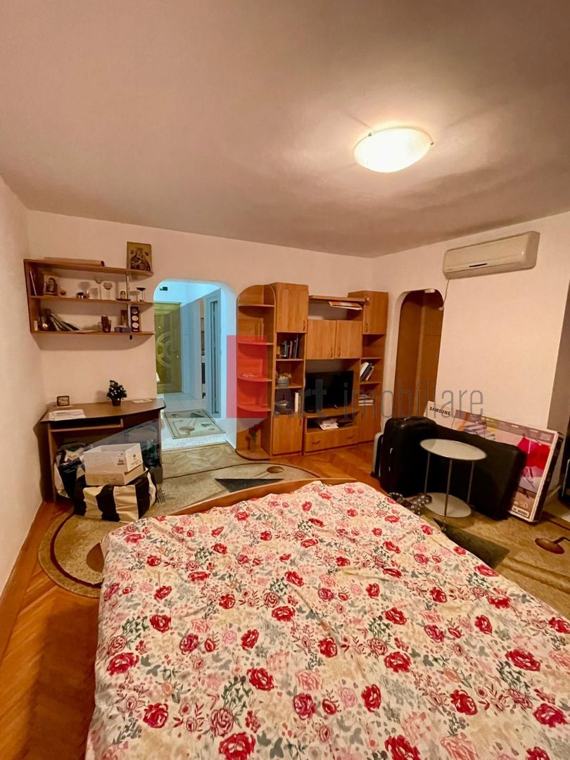 Garsoniera Pajura Spatioasa - Poză 3