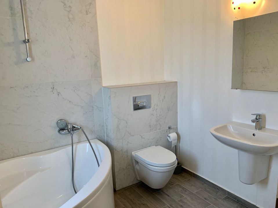 Inchriere Apartament 3 Camere zona Ultracentrala Bloc Nou - Poză 8