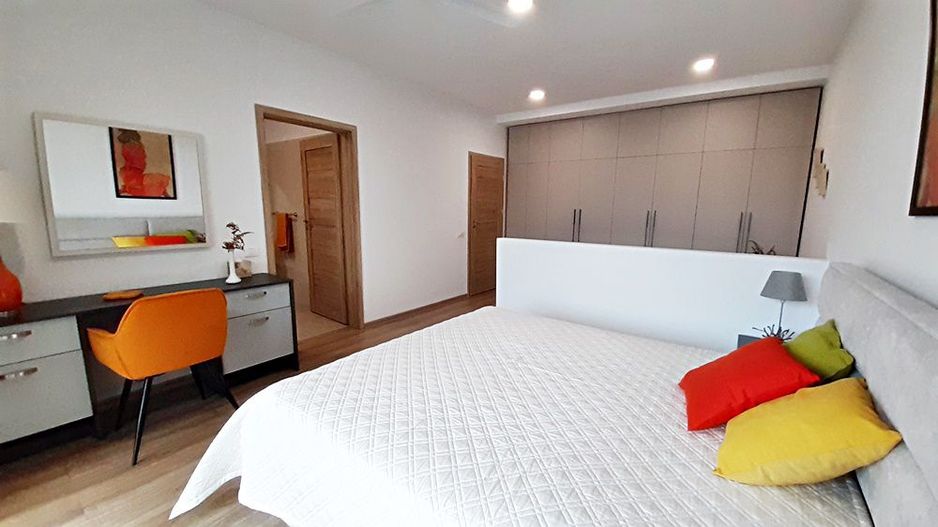 Penthouse cu 5 camere in URBAN PENTHA-zona Coresi - Poză 13