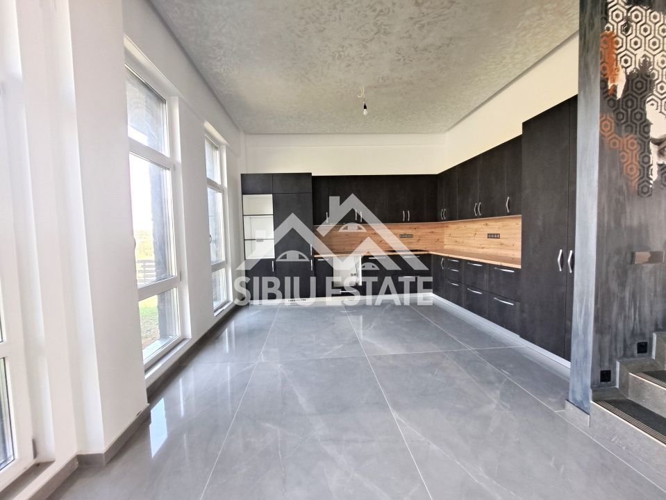 Casa Sibiu Cisnadioara, garaj, piscina, terase panoramice - Poză 6