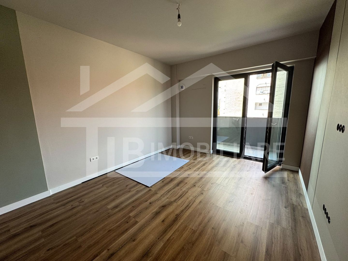 Apartament cu 2 camere, 55mp, Zona Ultracentral - Poză 4