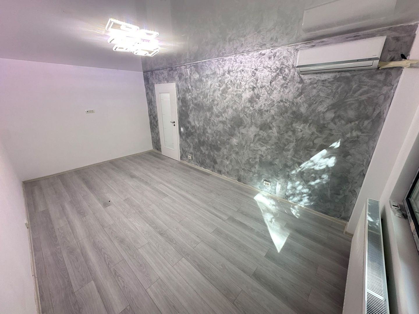 De vanzare Garsonieră LUX Gorjului/Păcii/Centrala Proprie A274 - Poză 1