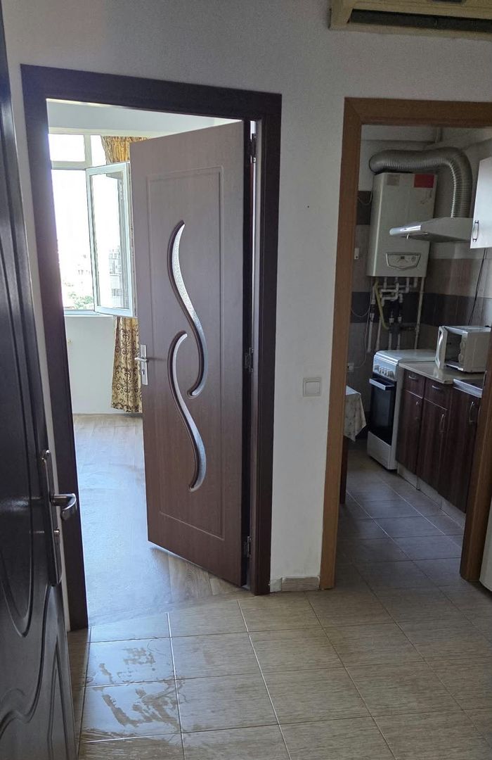 Garsoniera decomandata. Zona Aurel Persu. Cu Centrala proprie. An 2012. - Poză 2