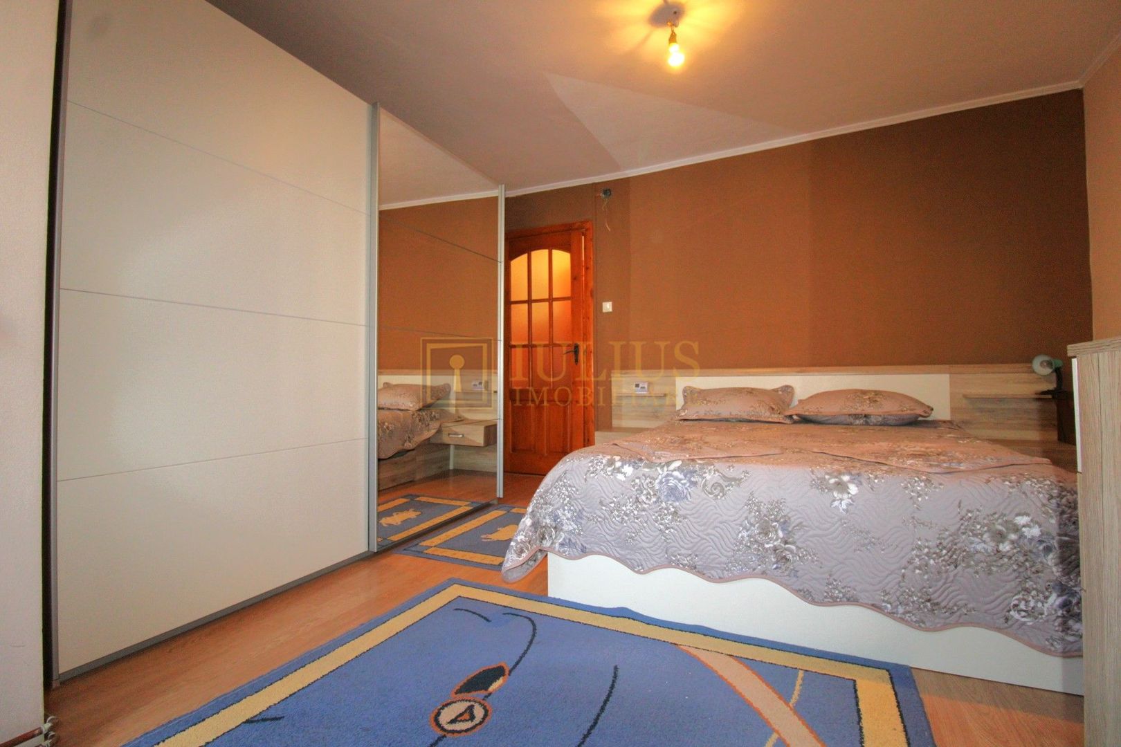 3 camere, centrala proprie, boxa la subsol - Poză 1