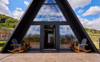 Afacere de vanzare, 2 cabane+sala de evenimente, la cheie, Apuseni! - Poză 1