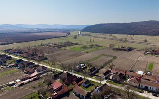 Loc de casă în Odvoș - Conop 3000mp - Poză 25