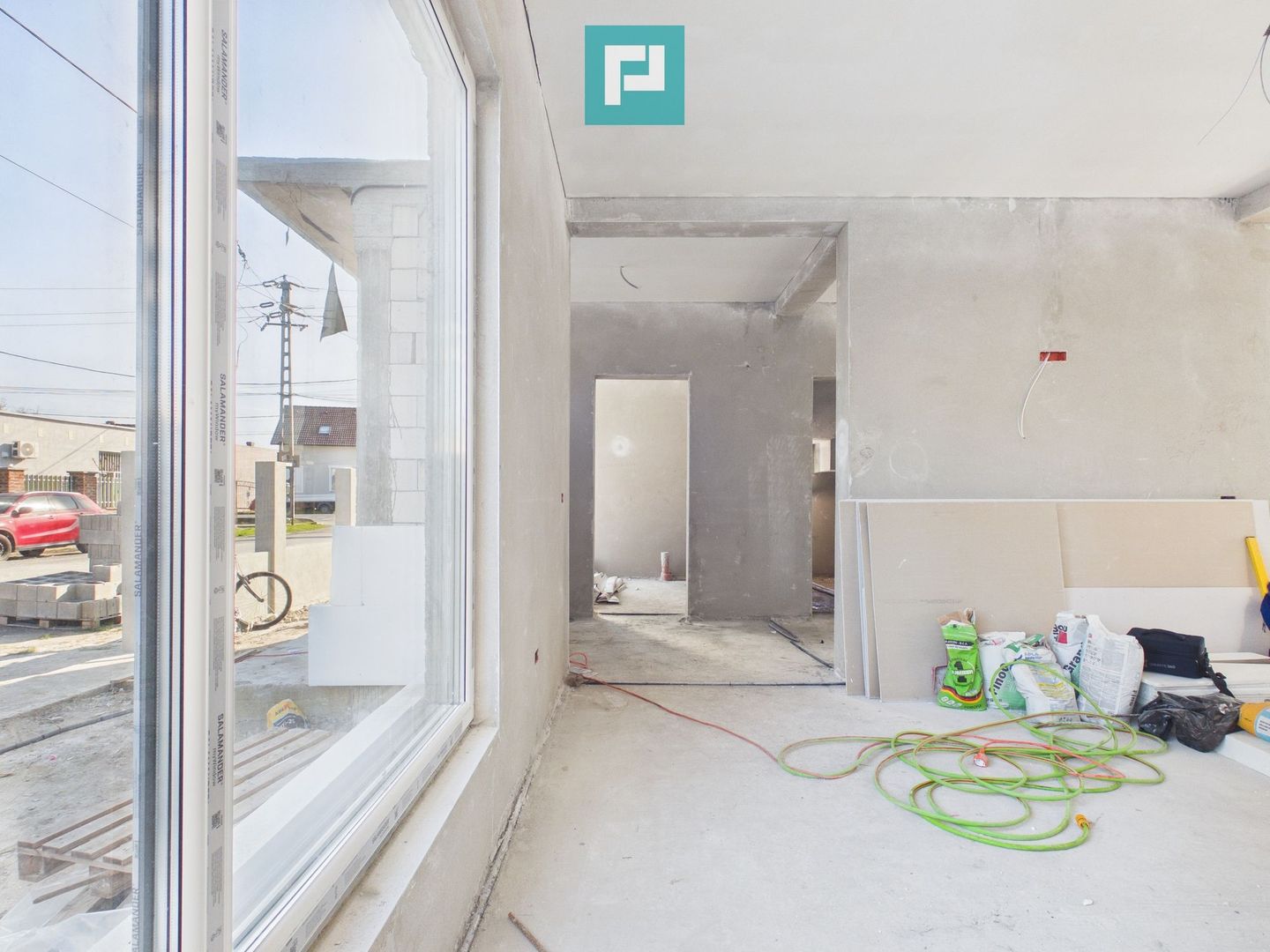 Casă deosebită în Parneava – Strada Griviței - Poză 4